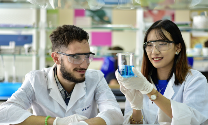 Đại học Việt Pháp tuyển thẳng thí sinh có điểm học bạ từ 8.8 trở lên